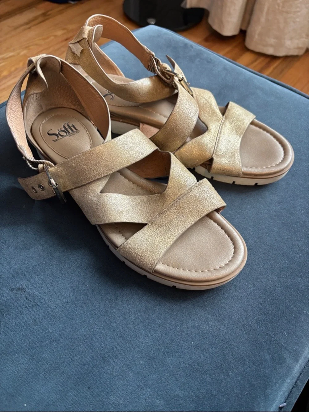 Sofft Metallic Gold Strappy Comfort Sandals - Picture 1 of 8